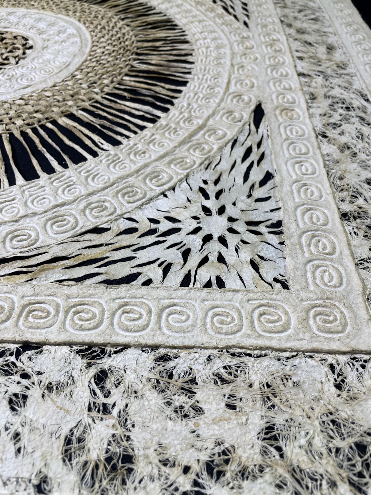 Arte Mural Mexicano en Papel Amate Hecho a Mano–Arte Moderno Mexicano Tejido a Mano XL 31,4 x 31,4 (SIN MARCO)