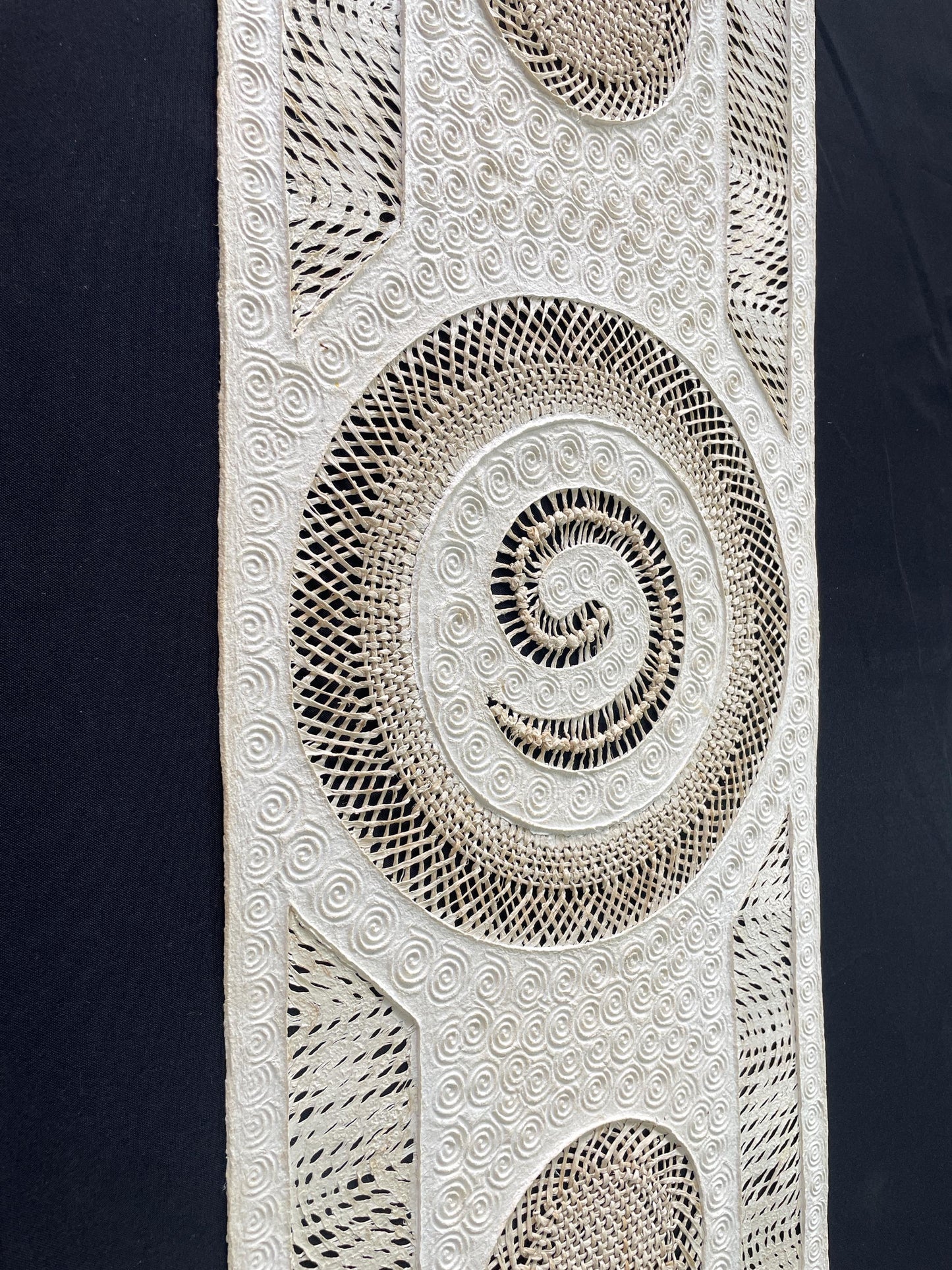 Arte Mural Mexicano en Papel Amate Hecho a Mano,Obra Contemporánea en Fibras Naturales,Diseño Orgánico Exclusivo 47.2 x 15.7 in (SIN MARCO)