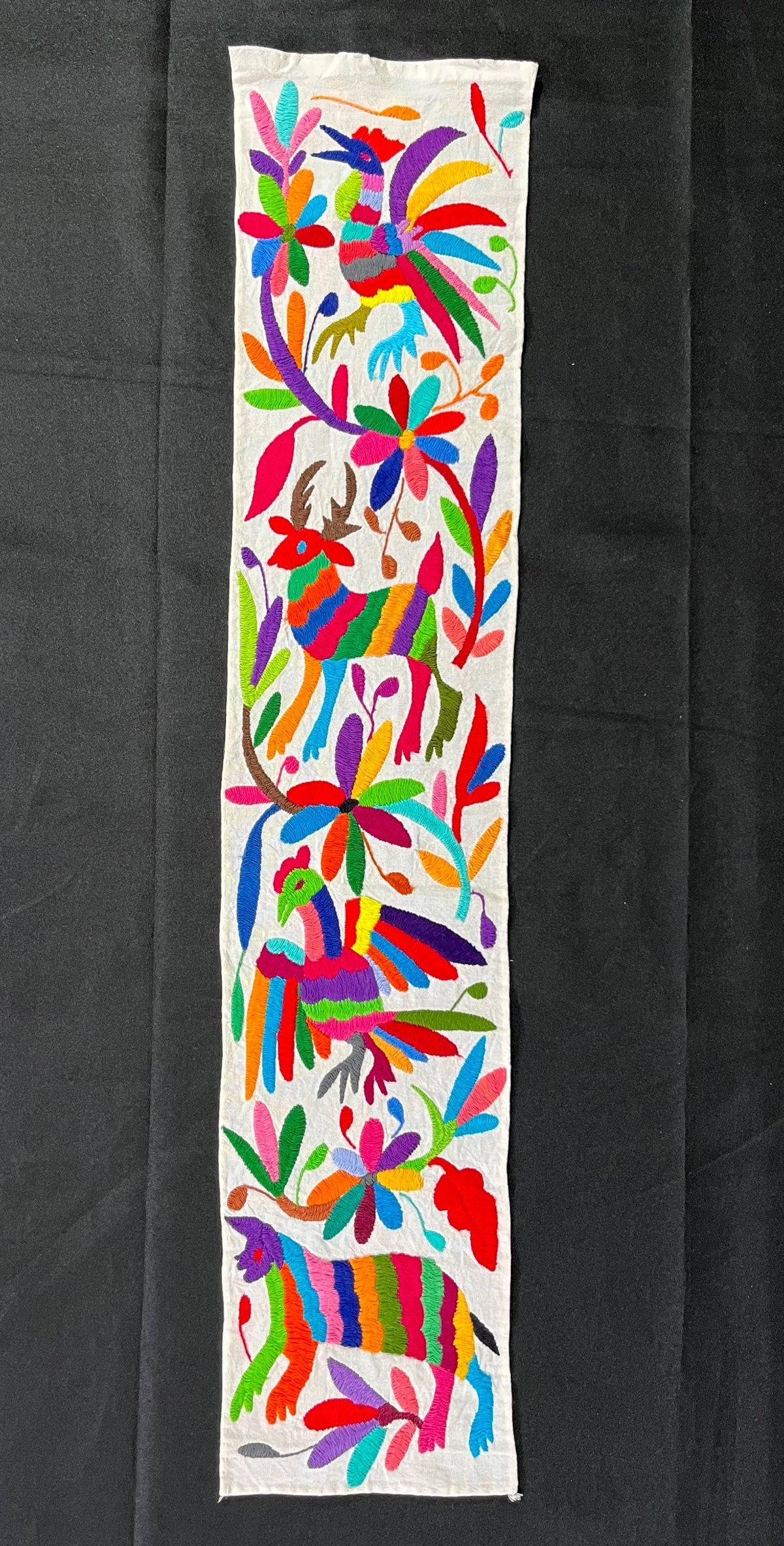 Bordado Tenango Hecho a Mano-Bordado Otomi XL 94 cm x 19 cm-Arte Mexicano en Multicolor (SIN MARCO)