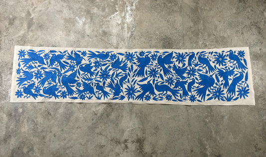 Bordado Tenango Hecho a Mano en Color Azul, Tapizado Otomi Horizontal, Textil Mexicano XXL 189 cm x 44 cm (SIN MARCO) Flores y Pájaros