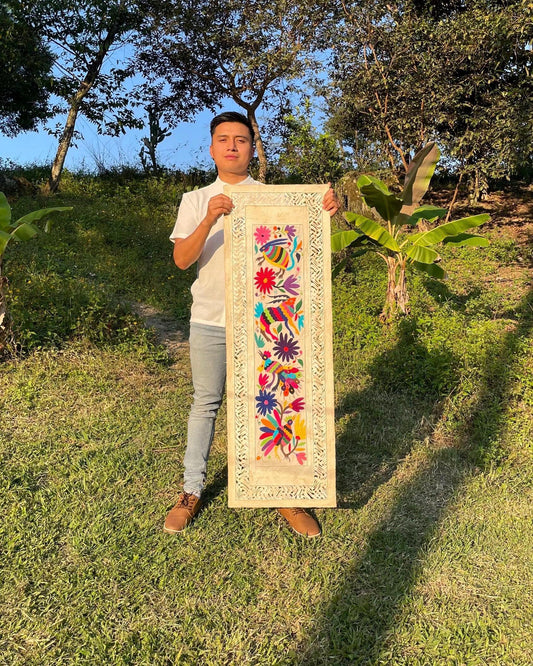 Arte Mural Mexicano en Papel Amate con Bordado de Tenango Hecho a Mano- 120 cm x 40 cm-Arte Bordado Otomí Moderno (SIN MARCO)