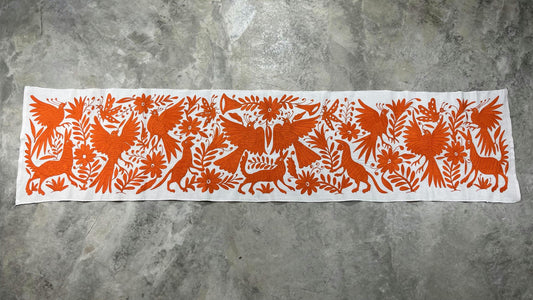 Bordado Tenango Hecho a Mano,Tapizado Otomi en Color Anaranjado XXL 190 cm x 43 cm-Textil Mexicano Moderno (SIN MARCO)