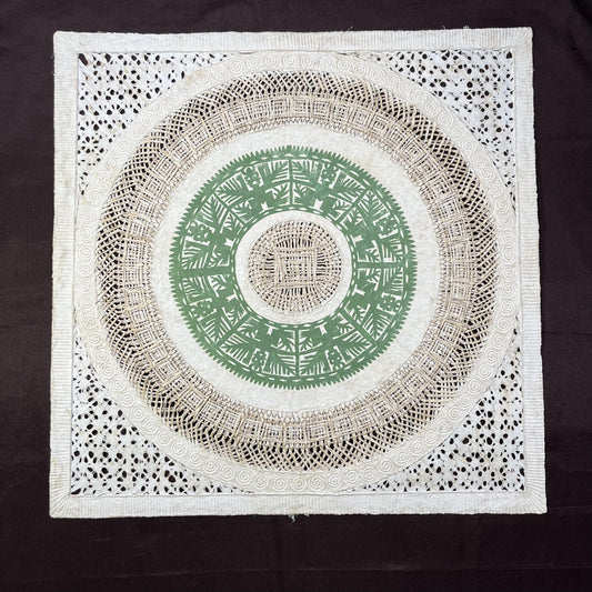 Arte Otomi en Papel Picado de Papel Amate – Papel de corteza hecho a mano – Arte popular mexicano 23 x 23 pulgadas (sin marco)-Dios del Maíz