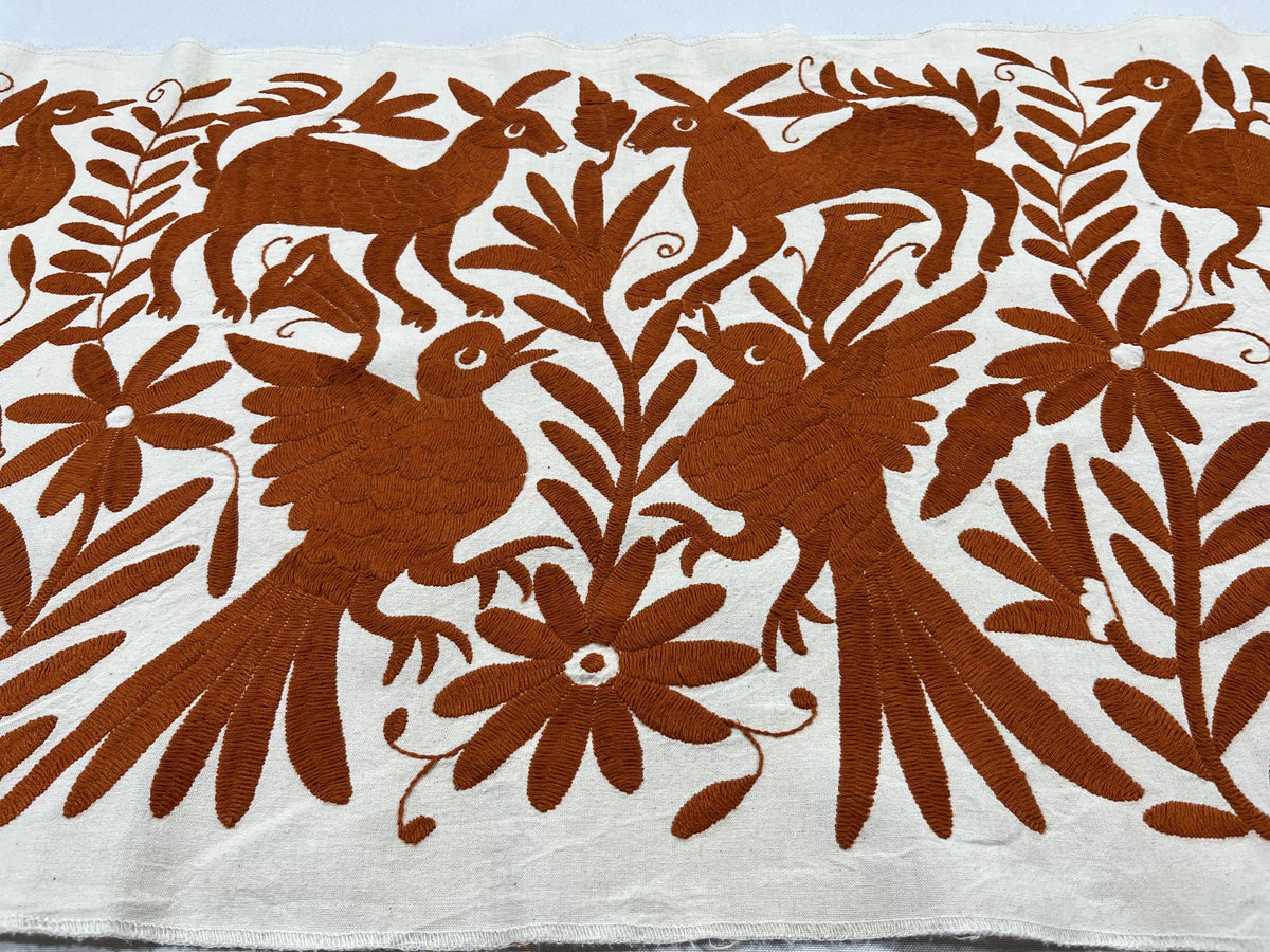 Gran Bordado Tenango Hecho a Mano-Bordado Otomí  en Color Ladrillo XL 95 cm x 45 cm-Tapizado Mexicano Moderno (SIN MARCO)