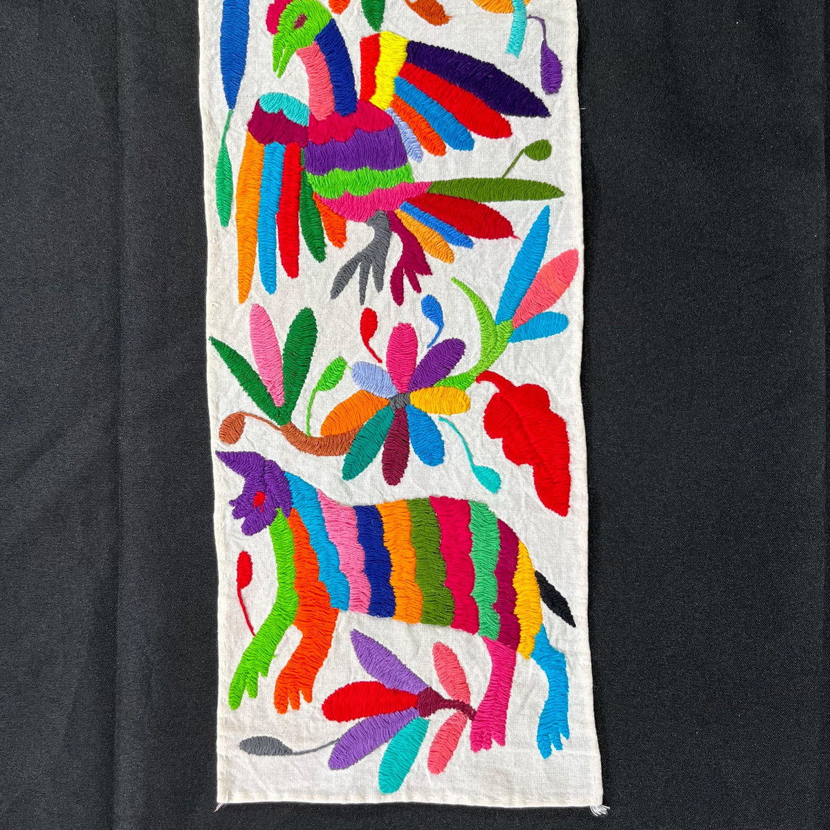 Bordado Tenango Hecho a Mano-Bordado Otomi XL 94 cm x 19 cm-Arte Mexicano en Multicolor (SIN MARCO)