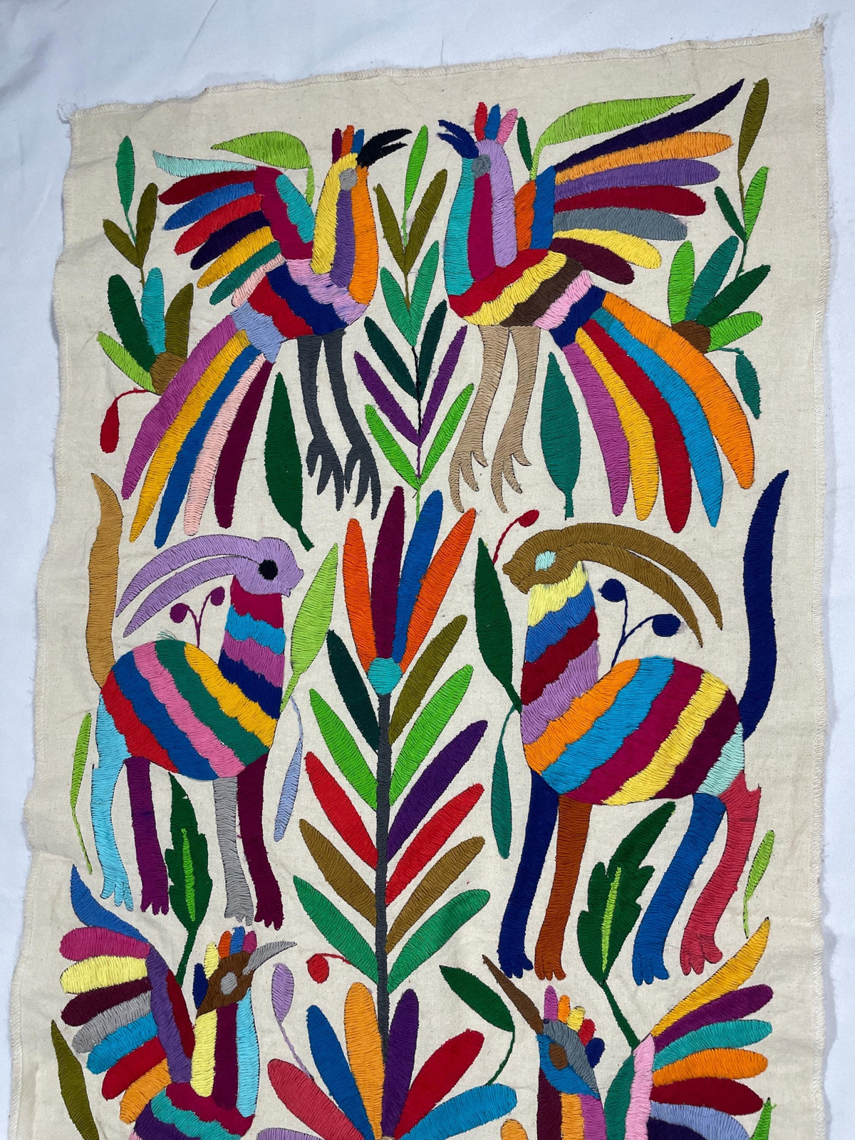 Tapizado Tenango Bordado y Hecho a Mano-Textil Mexicano Moderno en Vertical de  Varios Colores Combinados en XL 97 cm x 45 cm (SIN MARCO)