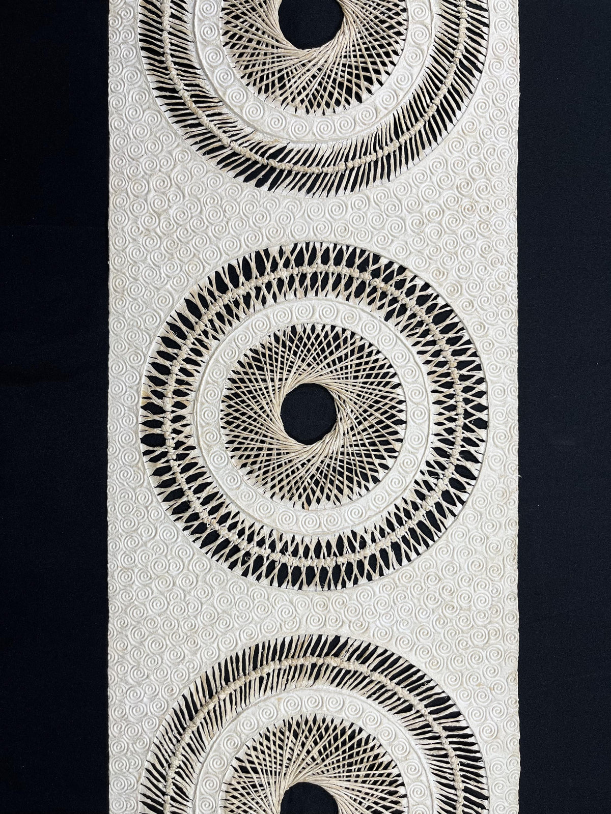 Arte Mural Mexicano, Arte en Papel Amate Hecho a Mano, Arte en Fibra Otomi, 47,2 x 15,7 in-Intrincado tejido radial en espiral (SIN MARCO)