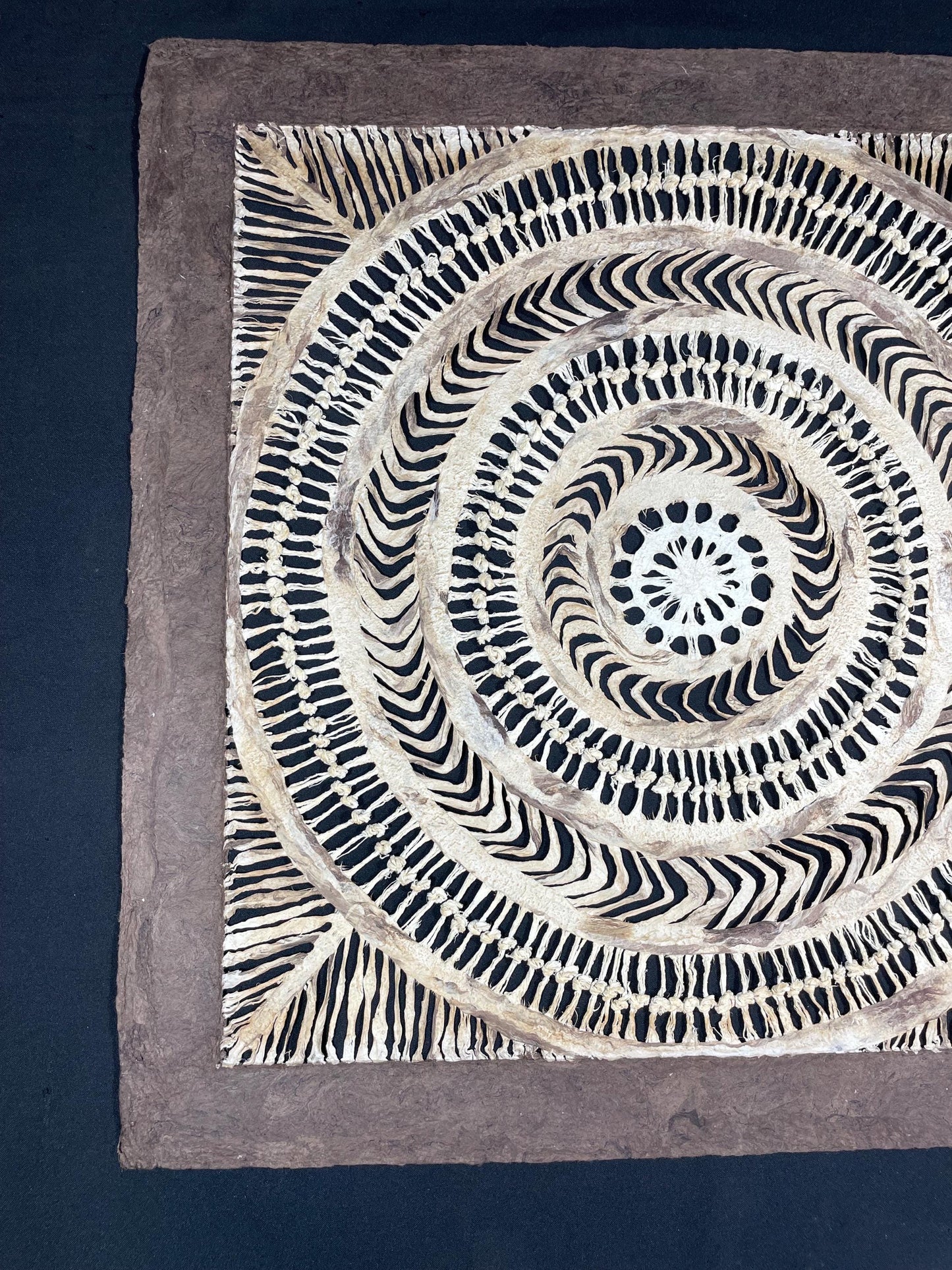 Arte Mural Mexicano Moderno Hecho a Mano en Papel Amate–Arte Moderno Otomí de 23 x 23 (SIN MARCO)