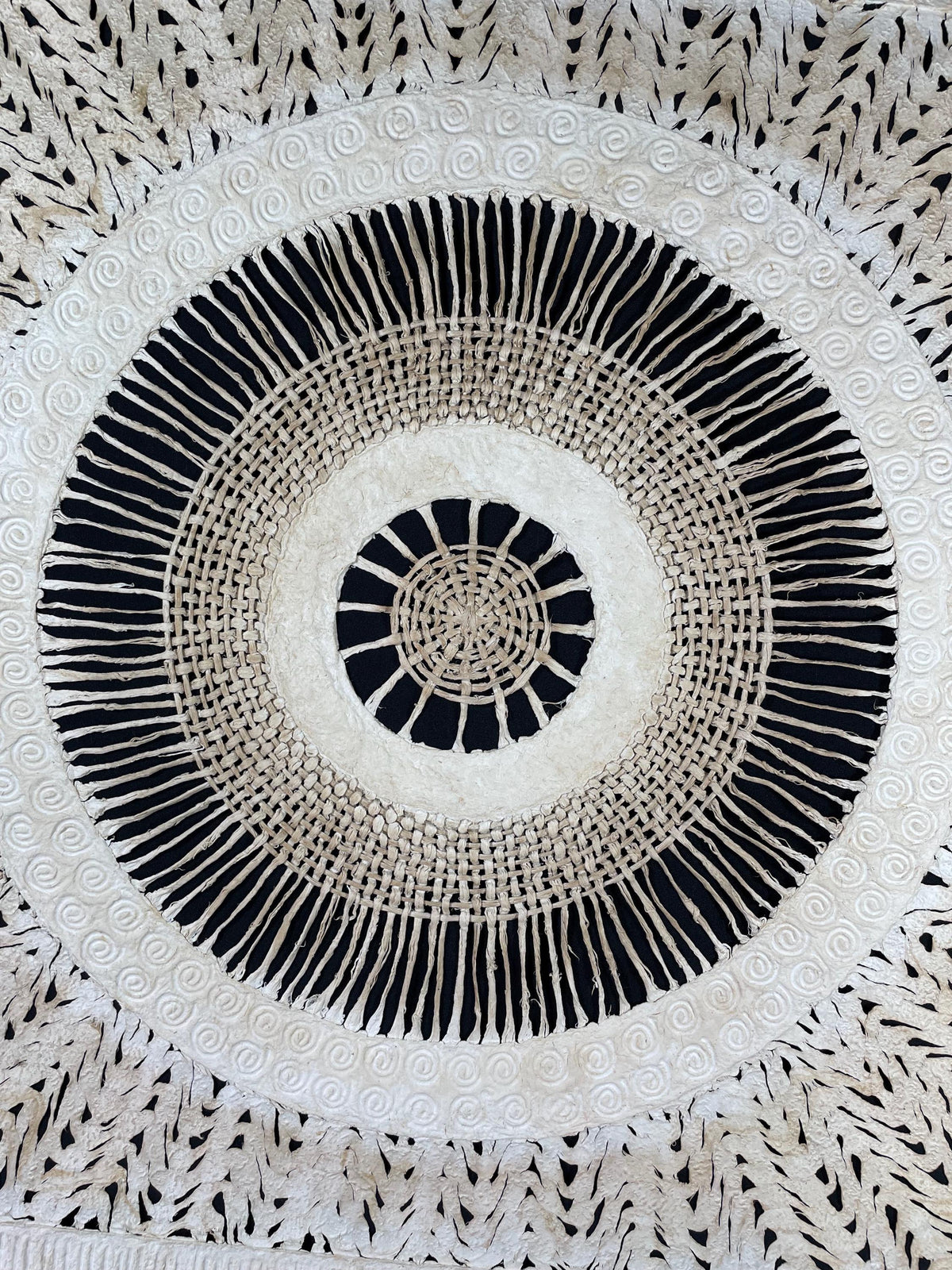 Arte Mural Mexicano en Papel Amate Hecho a Mano,XL 28 in x 28 in, Arte Otomi con Tejido Circular (Sin Marco)