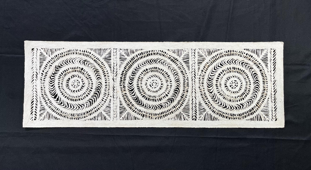 Arte Mural Mexicano en Papel Amate Hecho a Mano– Arte Mexicano Moderno Color Blanco 47.2 x 15.2 (SIN MARCO)-Nudos de Corteza