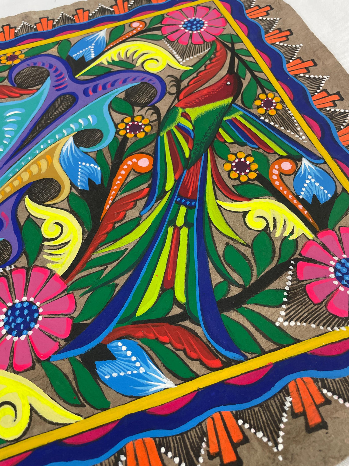 Papel Amate Mexicano Hecho a Mano,Arte Original de Ave Majestuosa y Flores Vibrantes,Obra Única de Colección, 40 cm x 60 cm (Sin Marco)