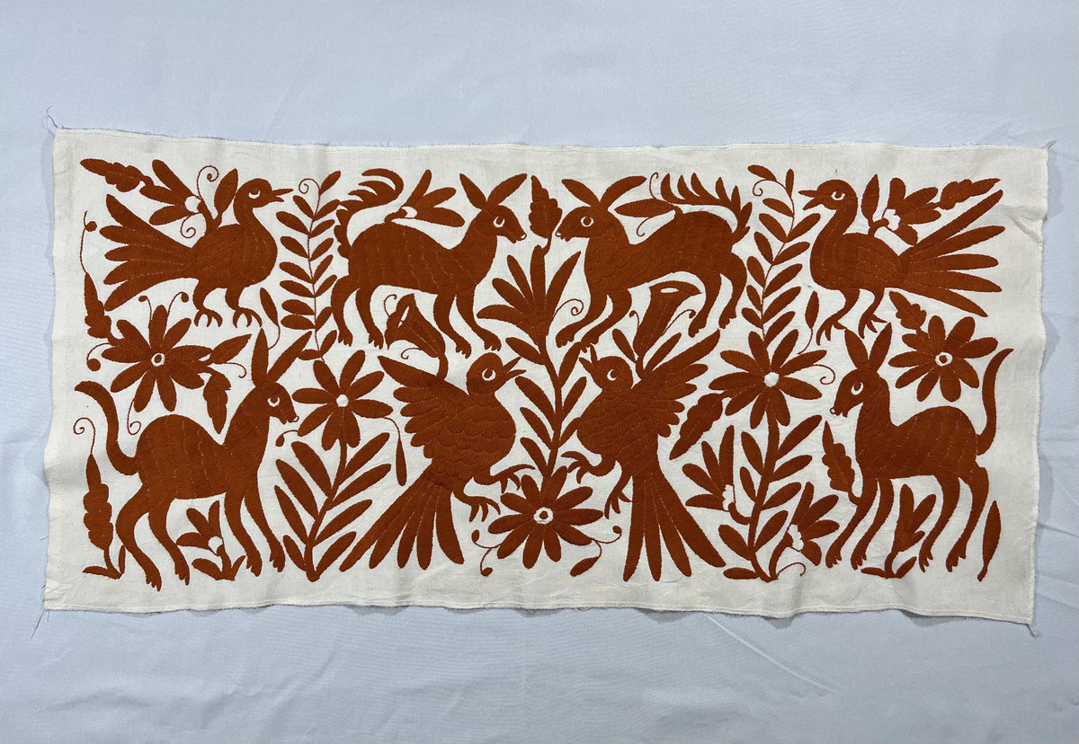 Gran Bordado Tenango Hecho a Mano-Bordado Otomí  en Color Ladrillo XL 95 cm x 45 cm-Tapizado Mexicano Moderno (SIN MARCO)