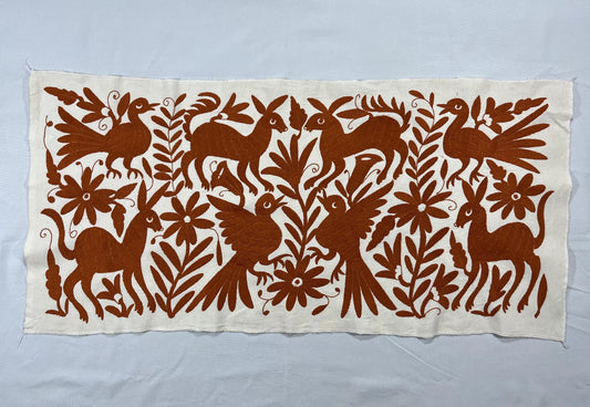 Gran Bordado Tenango Hecho a Mano-Bordado Otomí  en Color Ladrillo XL 95 cm x 45 cm-Tapizado Mexicano Moderno (SIN MARCO)
