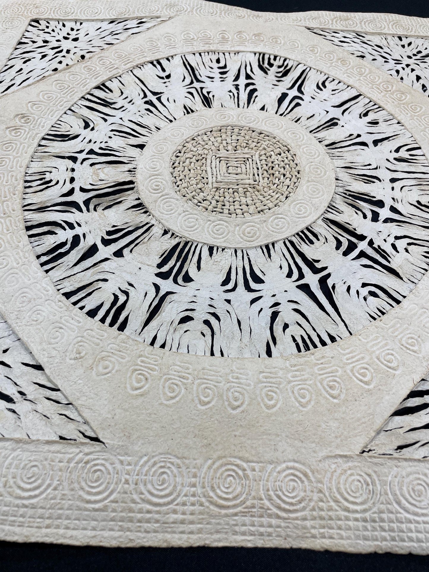 Enorme Arte Mural Mexicano en Papel Amate Hecho a Mano XXL 70.8 in x 23.6 in,Arte Otomi Moderno con Tejidos Circulares (Sin Marco)