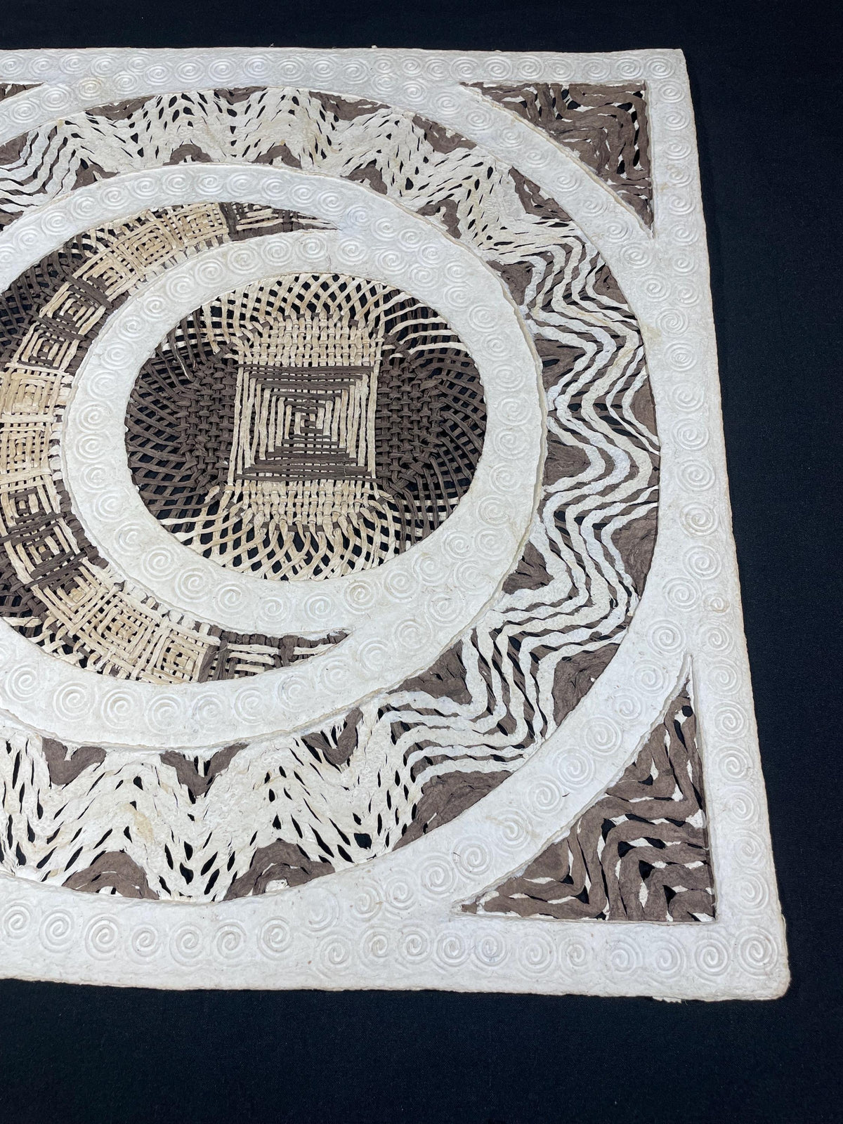 Arte Mural Mexicano en Papel Amate Hecho a Mano–Arte Mexicano Moderno Grande de 23 x 23 (SIN MARCO)