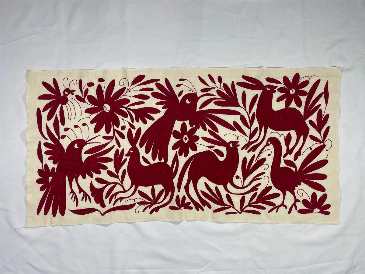 Bordado Tenango Hecho a Mano-Tapizado Otomí  en Color Vino XL 96 cm x 47 cm-Arte Mexicano Moderno (SIN MARCO)