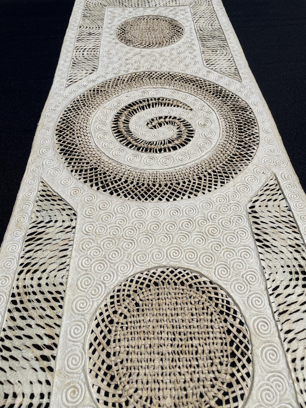 Arte Mural Mexicano en Papel Amate Hecho a Mano,Obra Contemporánea en Fibras Naturales,Diseño Orgánico Exclusivo 47.2 x 15.7 in (SIN MARCO)