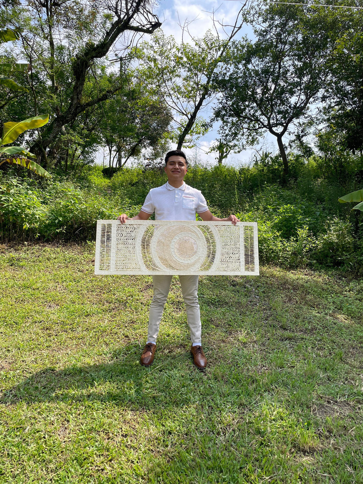 Arte mural hecho a Mano en Papel Amate- Medallón Otomi, Arte Mexicano Moderno 120 x 40 cm (47.2 x 15.7) — Amate blanco natural — Sin Marco