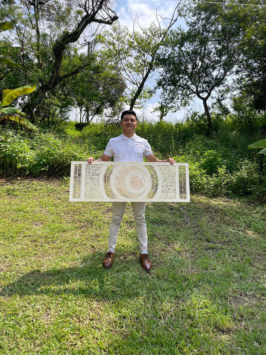 Arte mural hecho a Mano en Papel Amate- Medallón Otomi, Arte Mexicano Moderno 120 x 40 cm (47.2 x 15.7) — Amate blanco natural — Sin Marco