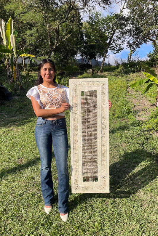 Arte Mural Mexicano en Papel Amate Hecho a Mano – Arte Otomí Moderno de 47.2 in x 15.7 in (SIN MARCO)
