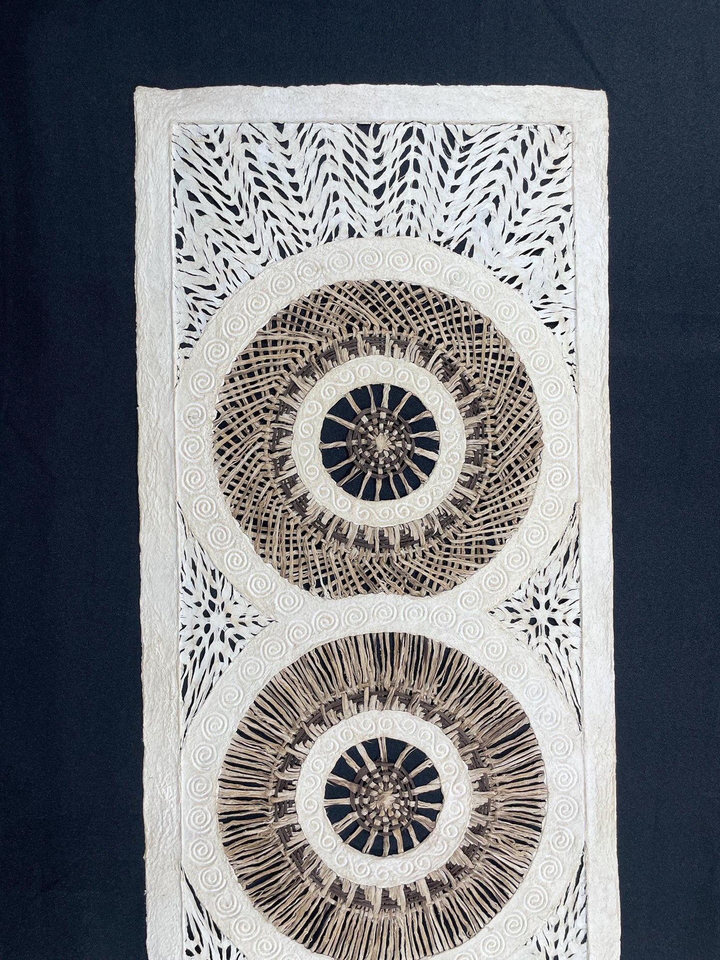 Arte Mural Mexicano en Papel Amate Hecho a Mano–Arte Otomi Moderno de 47.2 in x 15.7 in (SIN MARCO)