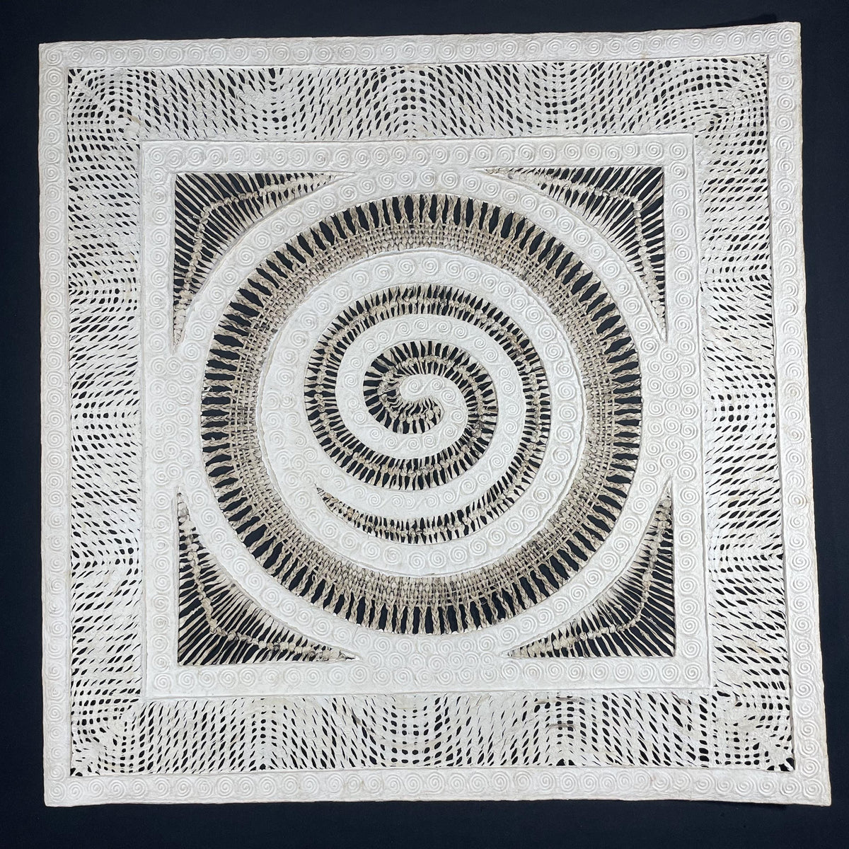 Elegante Arte Mural  Mexicano en Papel Amate Hecho a Mano, Arte Moderno Mexicano Tejidos y con Nudos  31,4 x 31,4 (SIN MARCO) ¡Nuevo Arte!