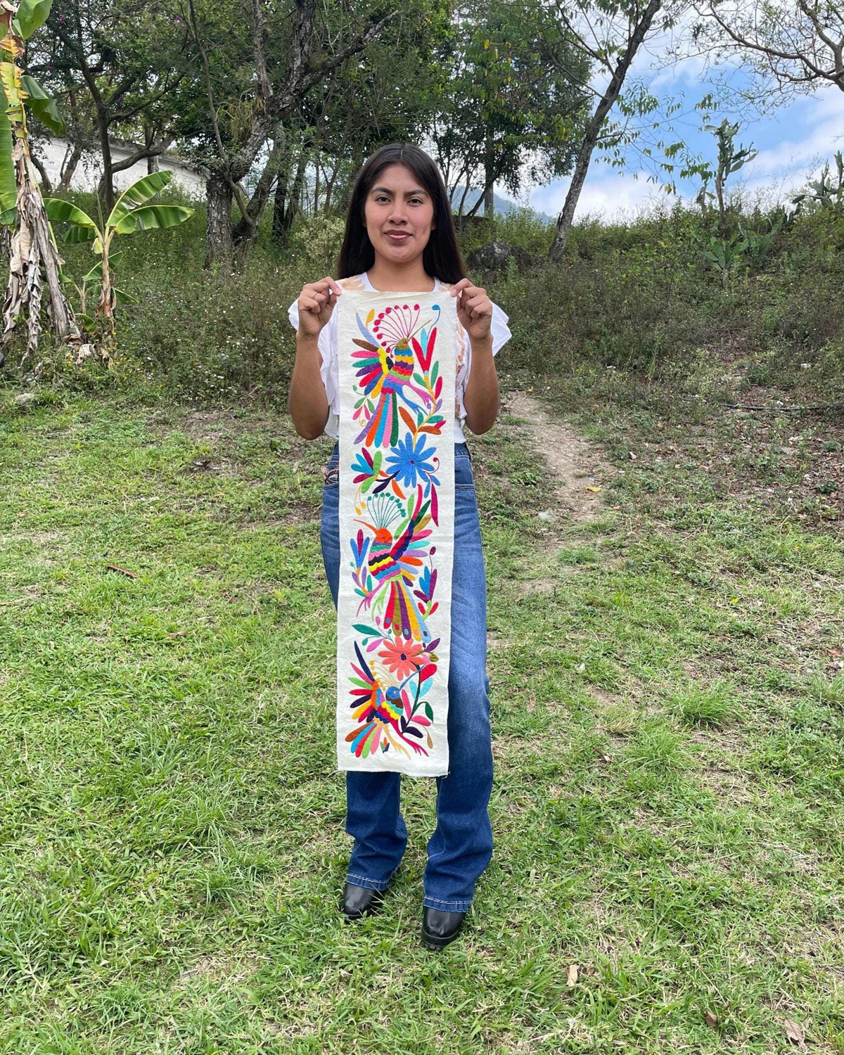 Bordado Tenango Hecho a Mano-Tapiz Otomi XL 98 cm x 23 cm-Arte Mexicano en Multicolor de Forma Vertical