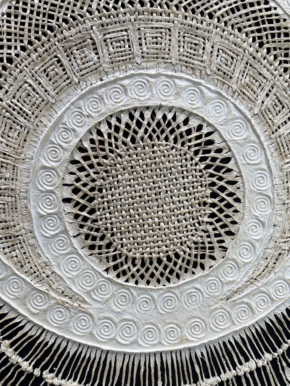 Arte mural hecho a Mano en Papel Amate- Medallón Otomi, Arte Mexicano Moderno 120 x 40 cm (47.2 x 15.7) — Amate blanco natural — Sin Marco