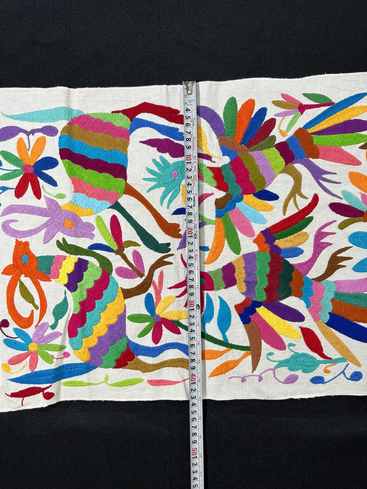 Bordado Tenango Hecho a Mano-Textil Otomi XXL 192 cm x 43 cm-Arte Mexicano en Multicolor en Forma Vertical (SIN MARCO)