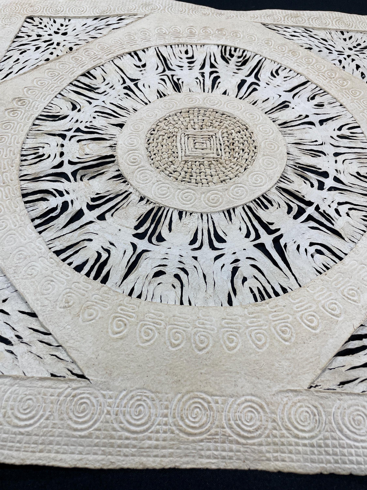Enorme Arte Mural Mexicano en Papel Amate Hecho a Mano XXL 70.8 in x 23.6 in,Arte Otomi Moderno con Tejidos Circulares (Sin Marco)
