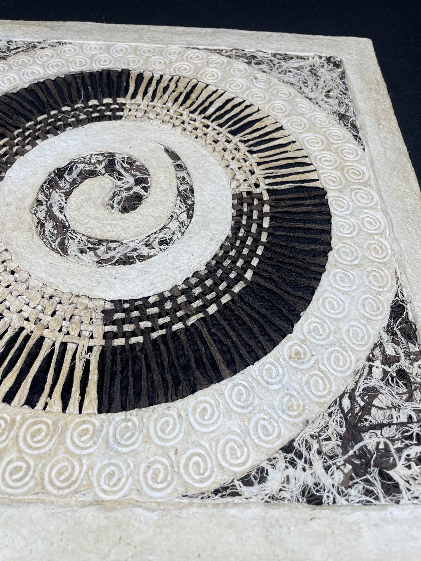 Arte Mural Mexicano en Papel Amate Hecho a Mano - Arte Moderno Mexicano de 15,7 x 15,7 (SIN MARCO)