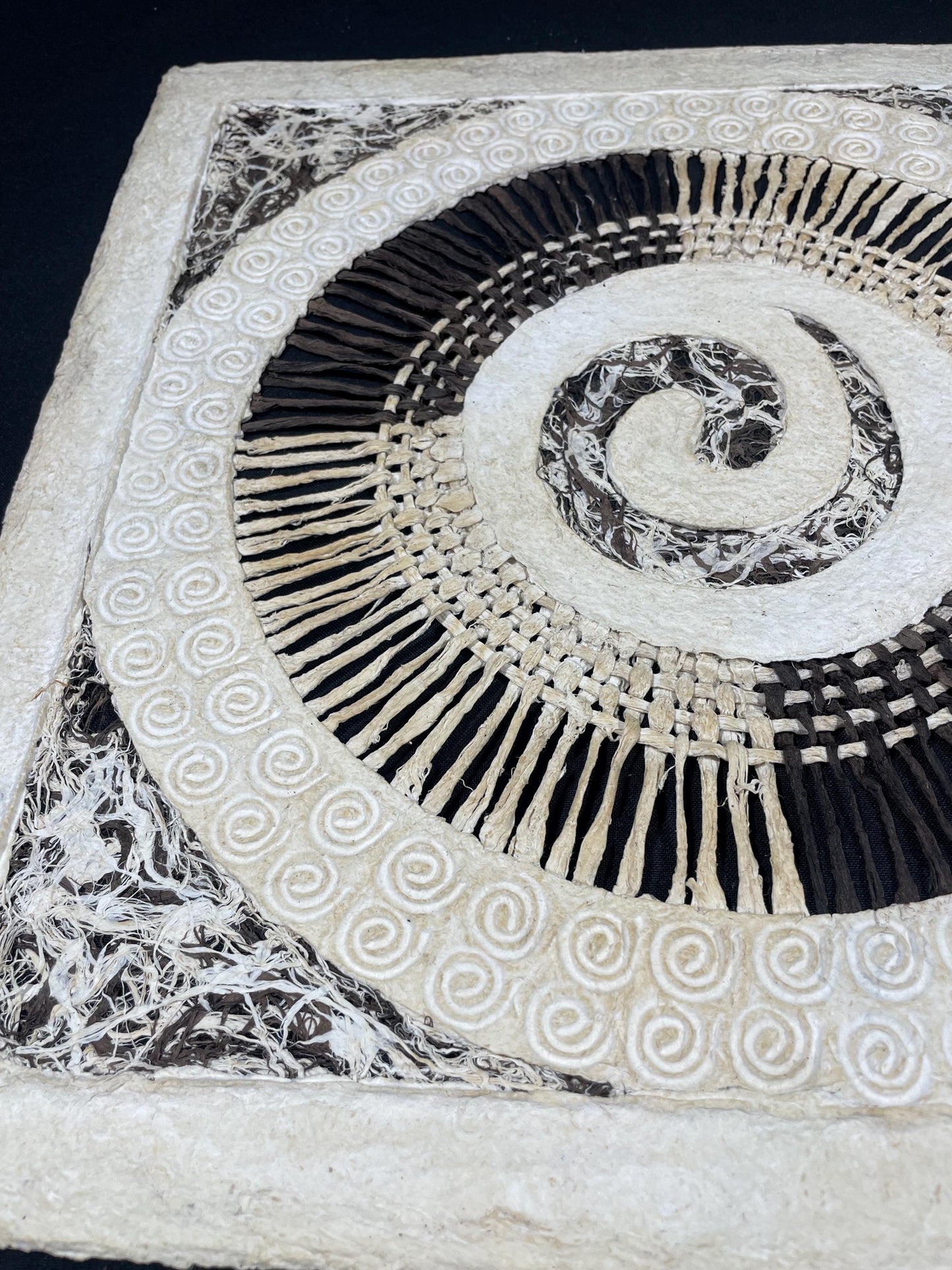 Arte Mural Mexicano en Papel Amate Hecho a Mano - Arte Moderno Mexicano de 15,7 x 15,7 (SIN MARCO)