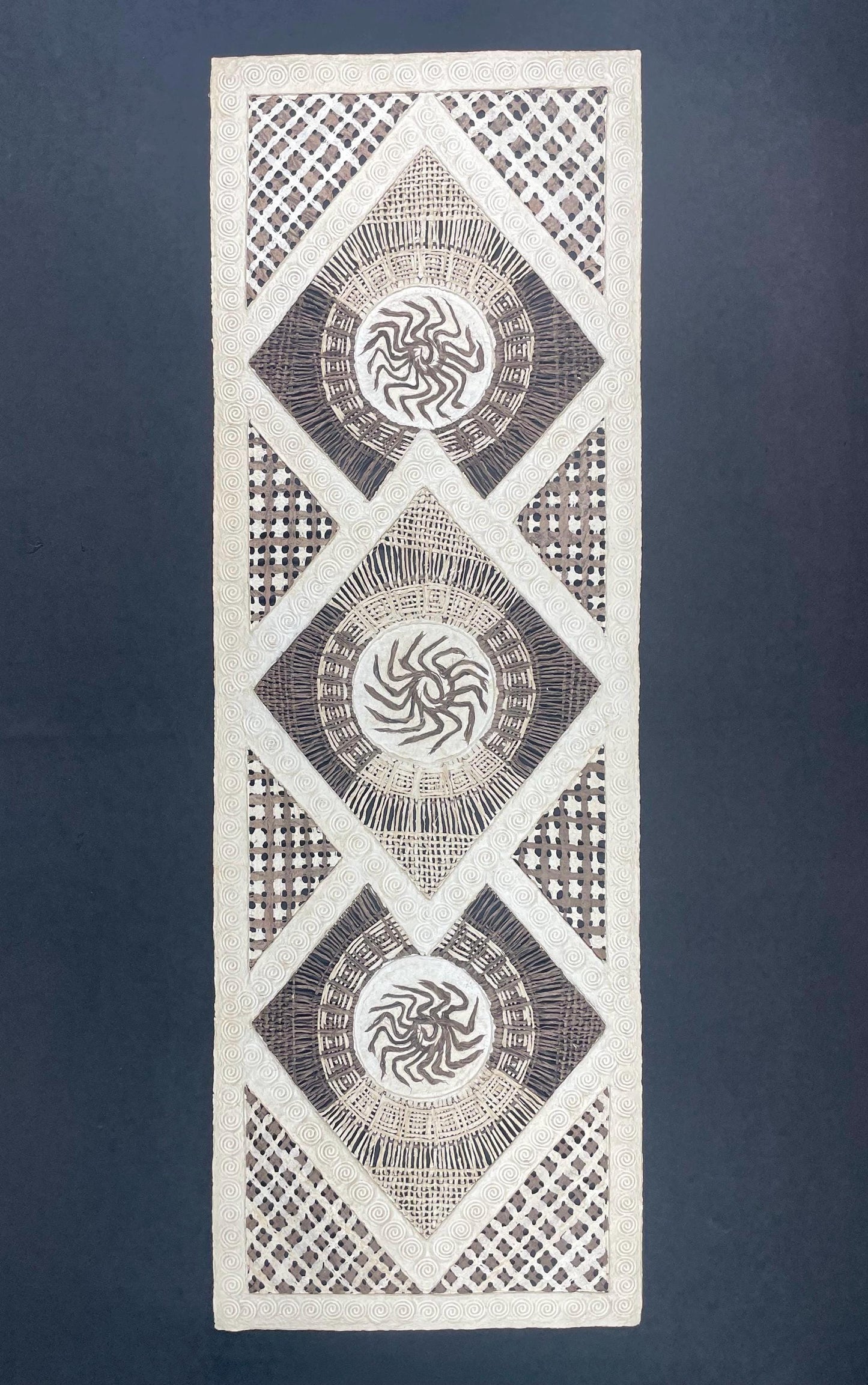 Arte Mural Mexicano en Papel Amate Hecho a Mano – Arte Mexicano Moderno de 47,2 x 15,7-3 Rombos (SIN MARCO)