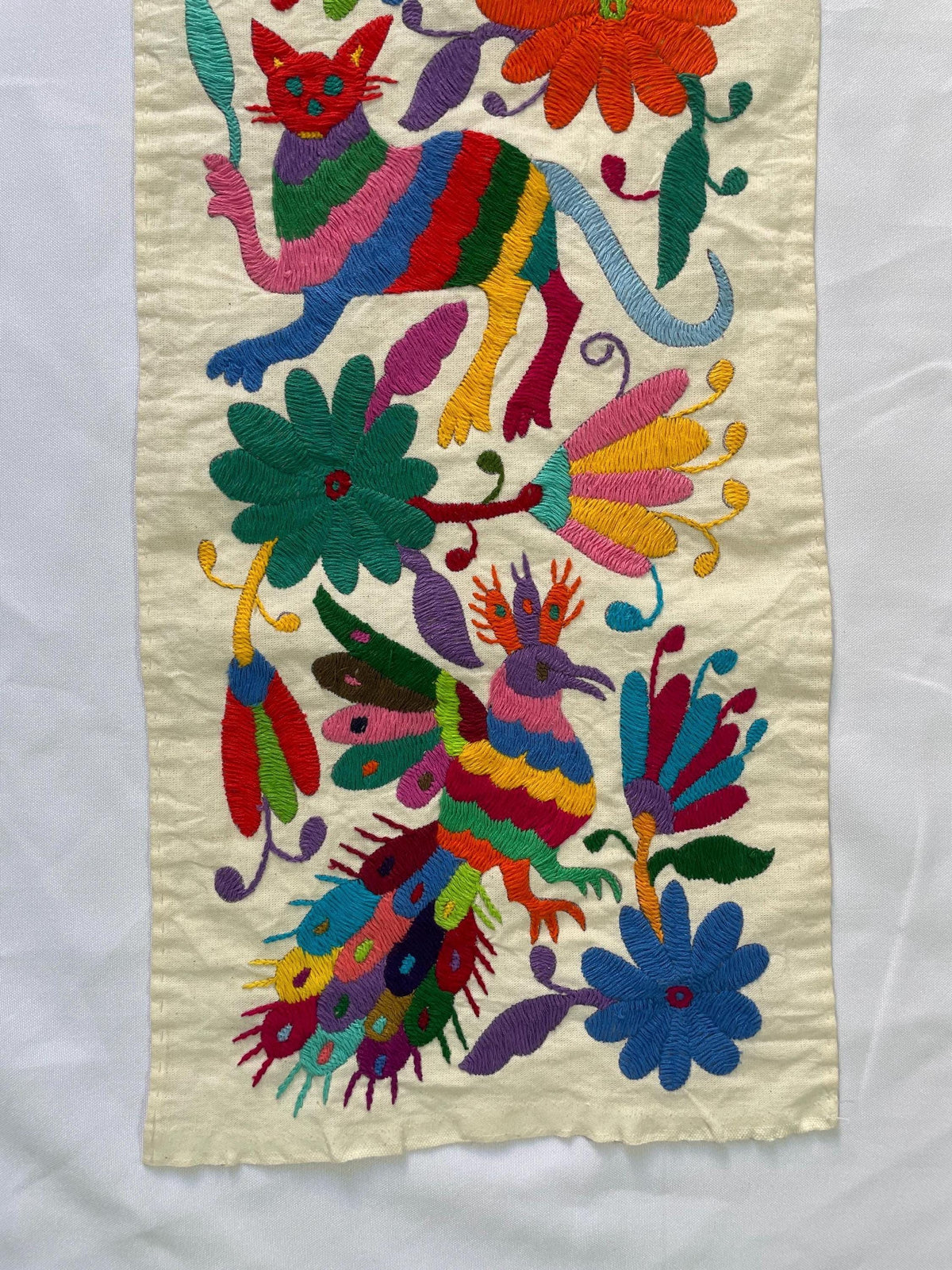 Bordado Tenango Hecho a Mano-Bordado Otomí XL 95 cm x 24 cm-Arte Mexicano en Multicolor de Forma Vertical (SIN MARCO)