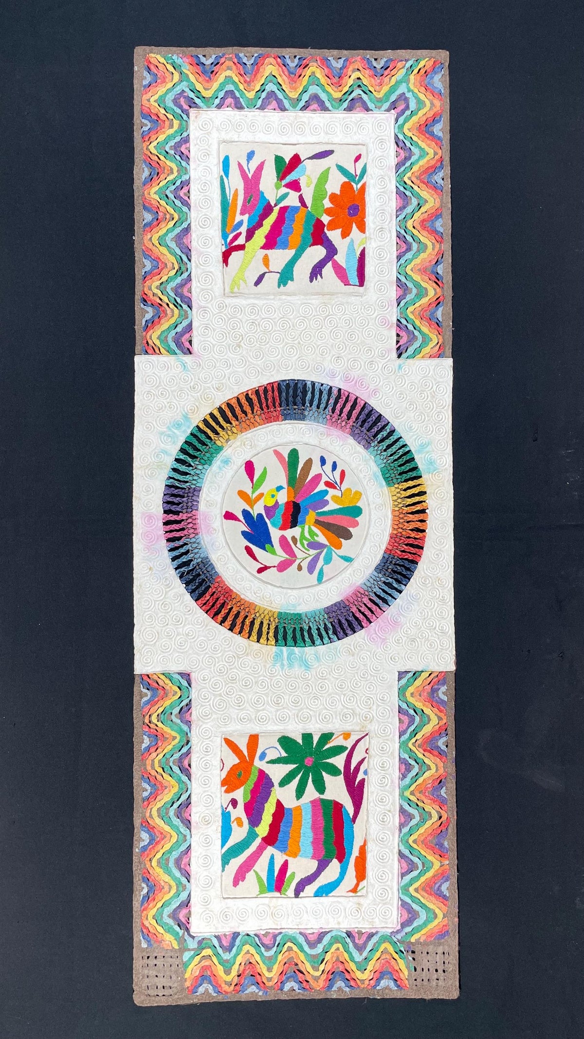 Arte Mural Mexicano Con Bordado Tenango y Papel Amate Hecho a Mano- 47,2 x 15,7 -Arte Otomí Teñido (SIN MARCO)