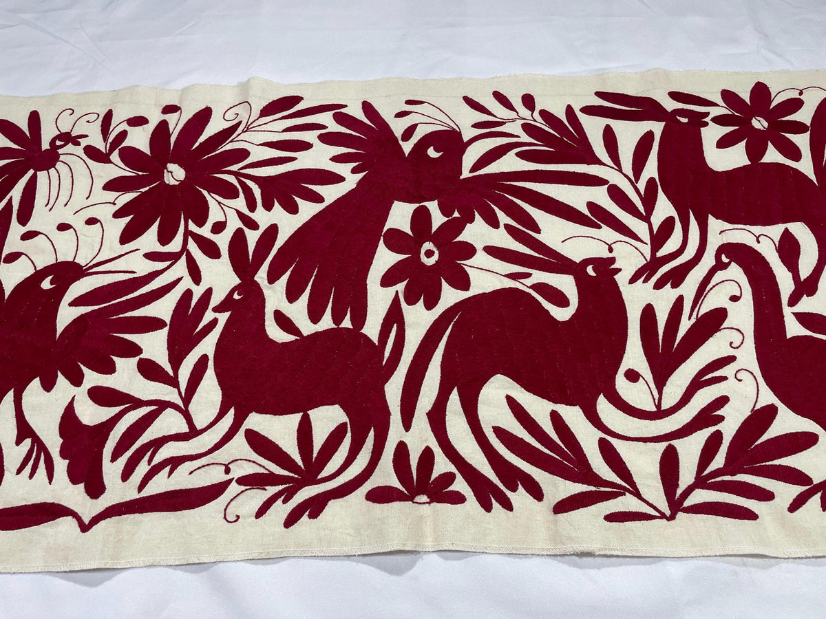 Bordado Tenango Hecho a Mano-Tapizado Otomí  en Color Vino XL 96 cm x 47 cm-Arte Mexicano Moderno (SIN MARCO)