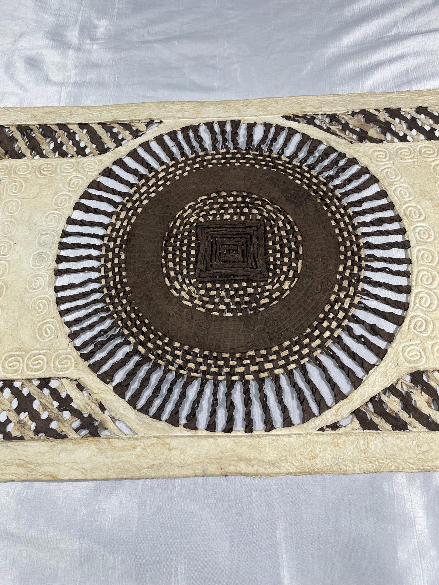 Arte Mural Mexicano en Papel Amate con Bordado de Tenango Hecho a Mano- 120 cm x 40 cm-Arte Bordado Otomí Moderno (SIN MARCO)