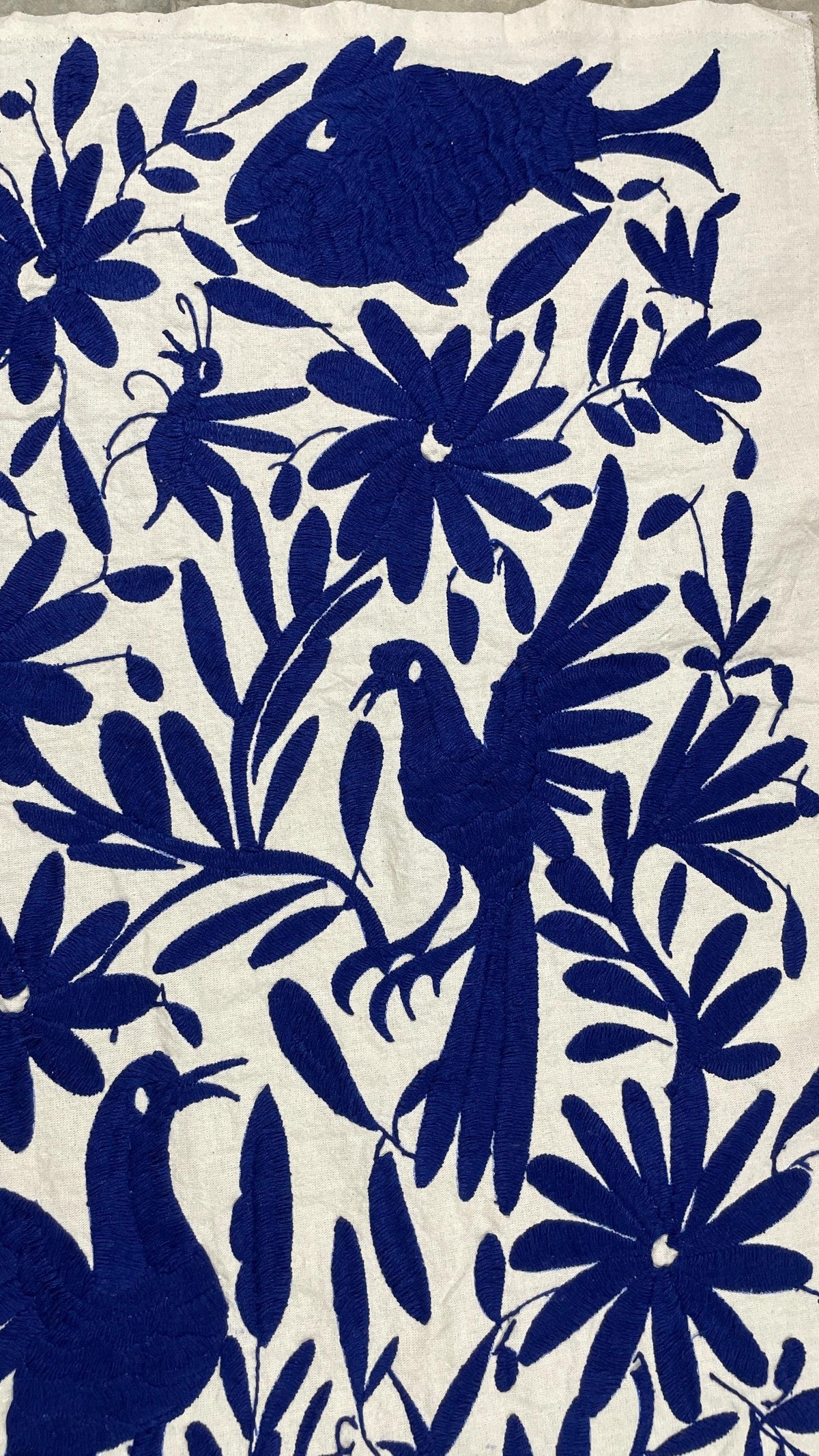 Enorme Bordado Tenango Hecho a Mano en  Color Azul Marino-Tapiz Otomi en en Formato Vertical XXL 189 cm x 44 cm-Arte Mexicano (SIN MARCO)