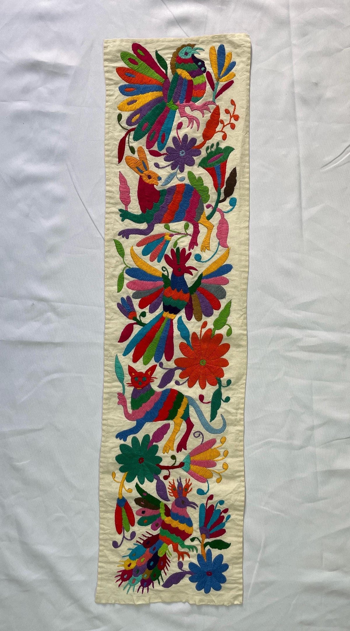 Bordado Tenango Hecho a Mano-Bordado Otomí XL 95 cm x 24 cm-Arte Mexicano en Multicolor de Forma Vertical (SIN MARCO)