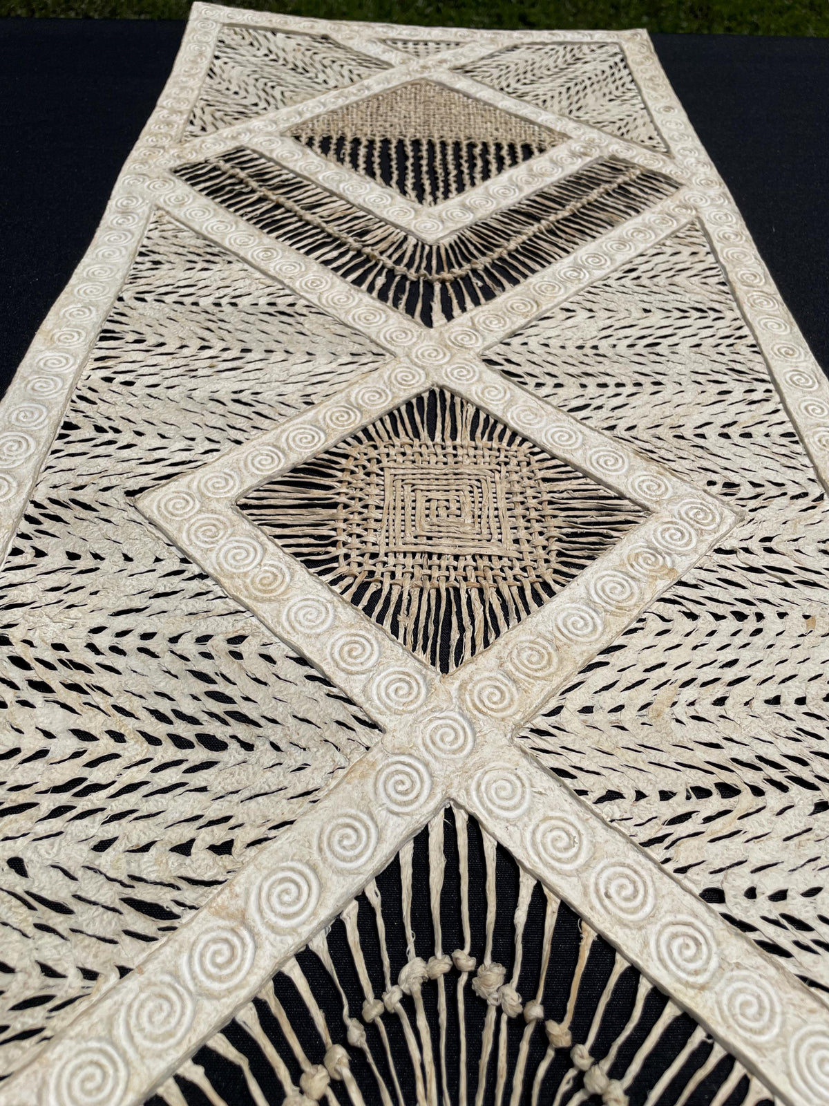 Arte Mural Mexicano en Papel Amate Hecho a Mano, Arte Moderno Otomi,  47.2 x 15.7 in (SIN MARCO) Tejido Diamantes y Nudos