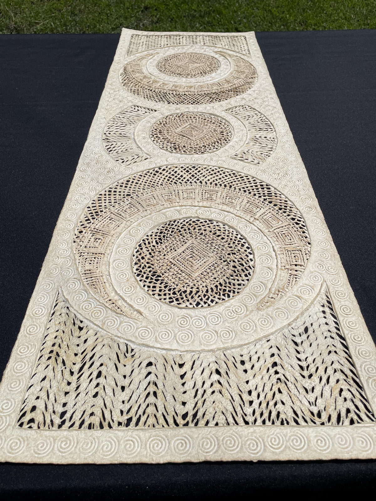 Arte Mural Mexicano Hecho a Mano de Papel Amate–Arte Mexicano Moderno, 47.2 x 15.7 in (SIN MARCO) Tejido de Eclipses y Círculos