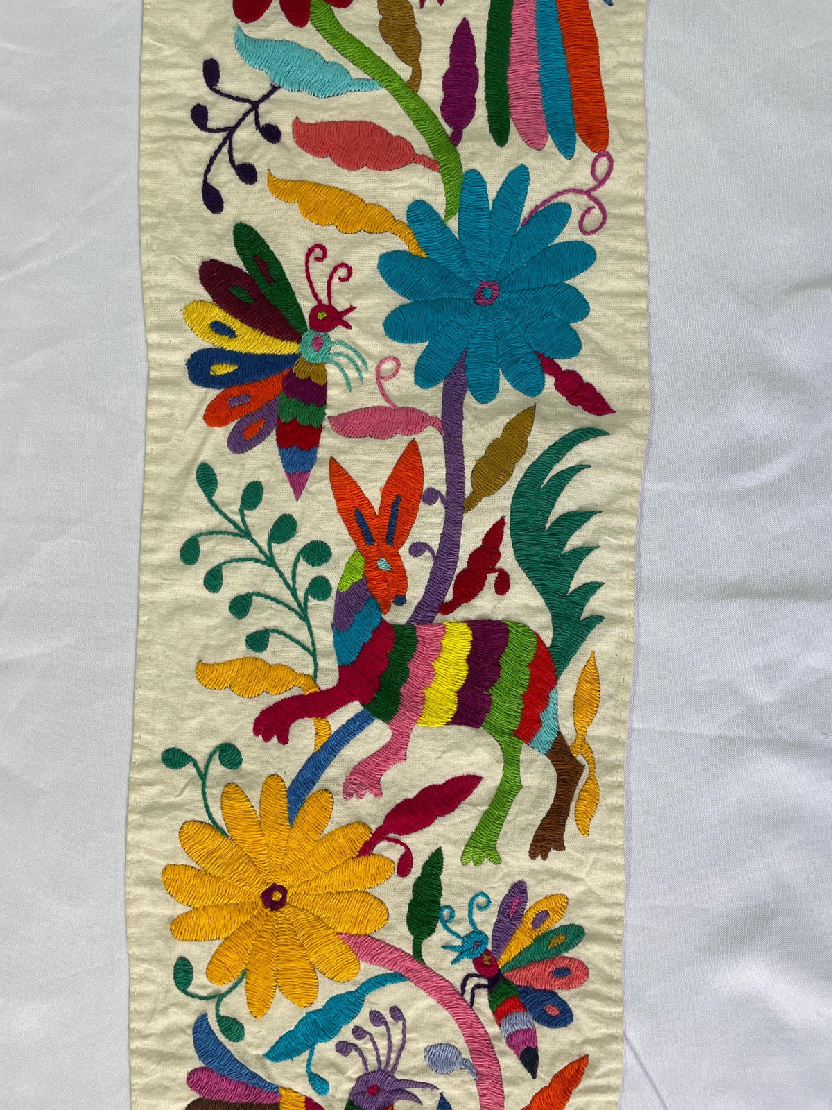 Bordado Tenango Hecho a Mano-Bordado Otomí XL 95 cm x 24 cm-Arte Mexicano en Multicolor de Forma Vertical (SIN MARCO)