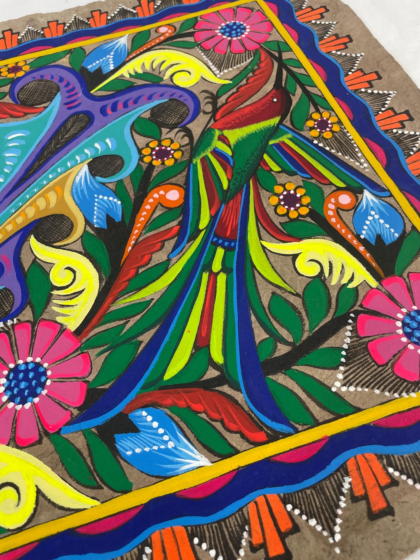 Papel Amate Mexicano Hecho a Mano,Arte Original de Ave Majestuosa y Flores Vibrantes,Obra Única de Colección, 40 cm x 60 cm (Sin Marco)