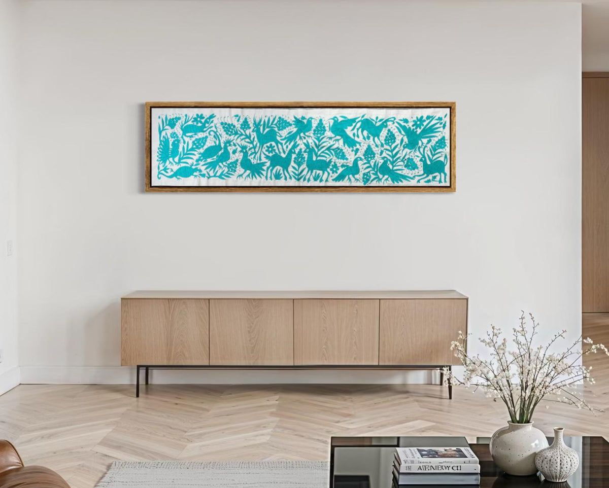 Enorme Bordado Tenango Hecho a Mano en Color Azul, Camino de Mesa Otomi, Tapizado Bordado XXL 189 cm x 46 cm  (Sin Marco) PIEZA ÚNICA.