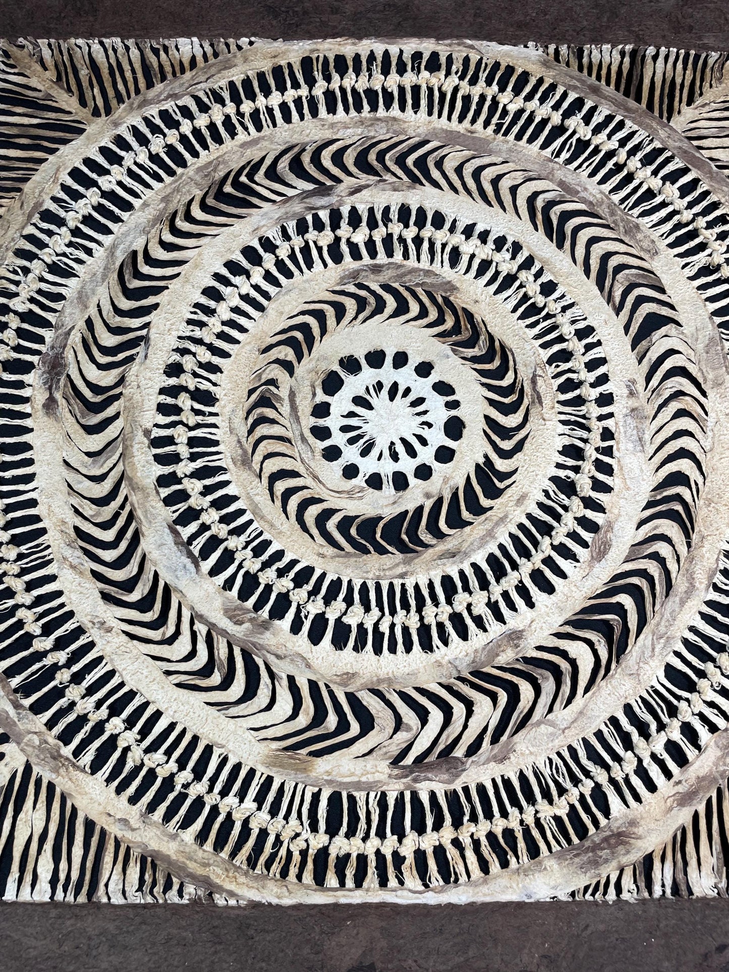 Arte Mural Mexicano Moderno Hecho a Mano en Papel Amate–Arte Moderno Otomí de 23 x 23 (SIN MARCO)