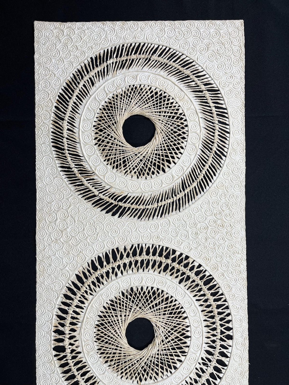 Arte Mural Mexicano, Arte en Papel Amate Hecho a Mano, Arte en Fibra Otomi, 47,2 x 15,7 in-Intrincado tejido radial en espiral (SIN MARCO)