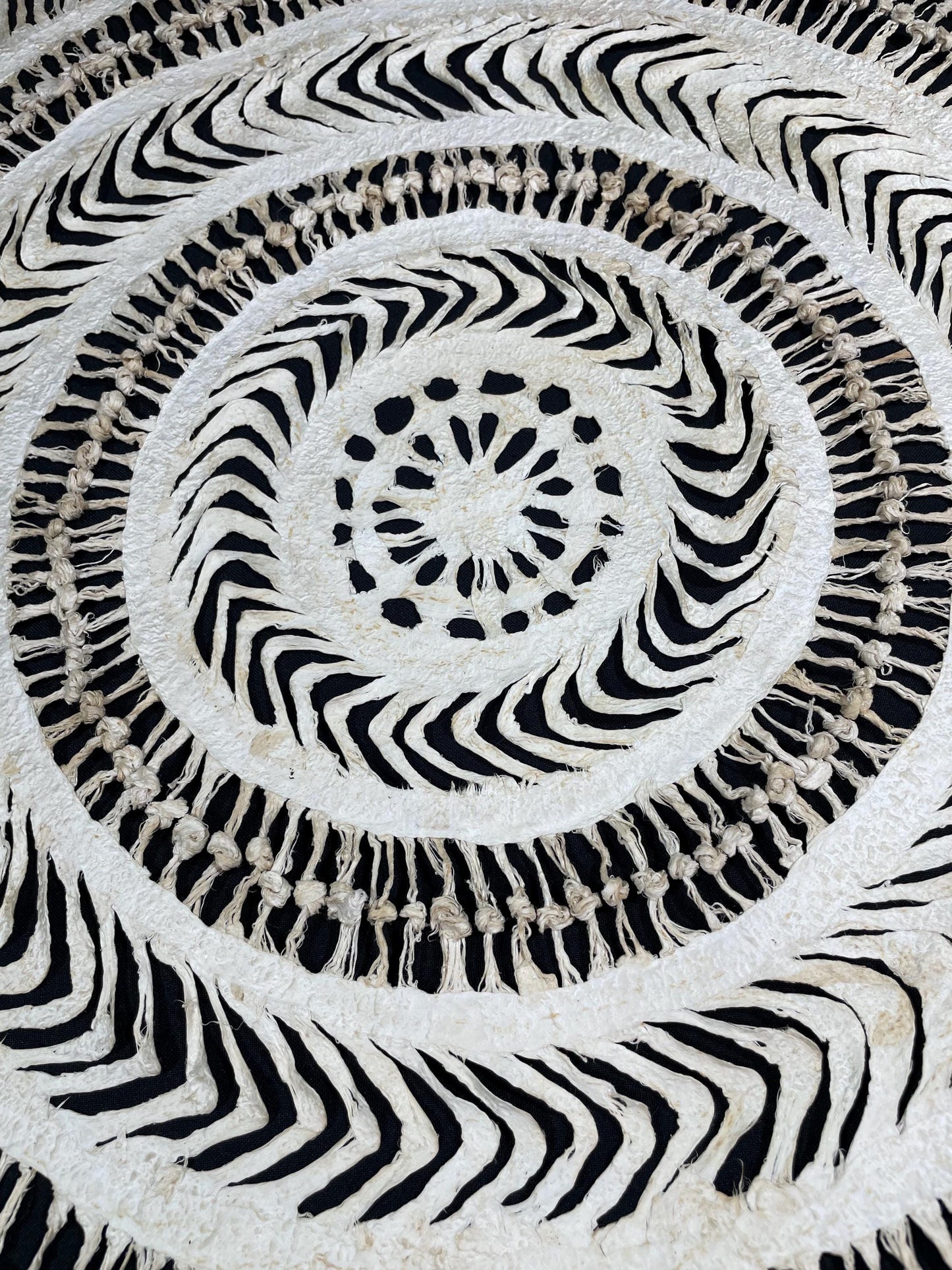Arte Mural Mexicano en Papel Amate Hecho a Mano - Arte Otomí Moderno de 23 x 23 -(SIN MARCO)