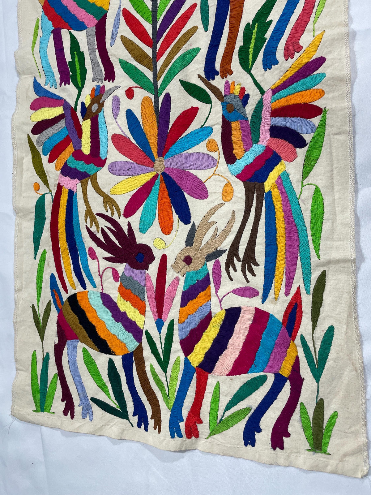 Tapizado Tenango Bordado y Hecho a Mano-Textil Mexicano Moderno en Vertical de  Varios Colores Combinados en XL 97 cm x 45 cm (SIN MARCO)