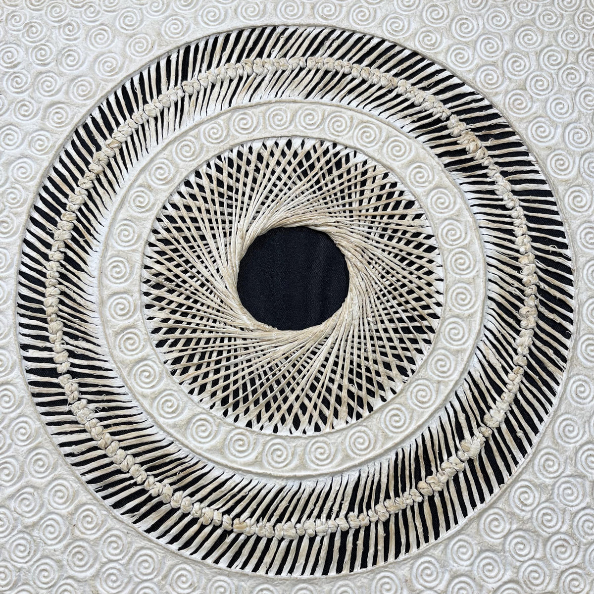 Arte Mural Mexicano, Arte en Papel Amate Hecho a Mano, Arte en Fibra Otomi, 47,2 x 15,7 in-Intrincado tejido radial en espiral (SIN MARCO)