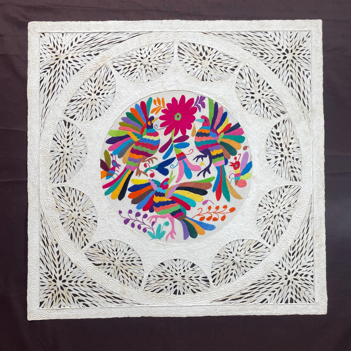 Arte Mural en Papel Amate Fusionado con Bordado Tenango Hecho a Mano-XL 31 x 31-Arte Mexicano Moderno (SIN MARCO)